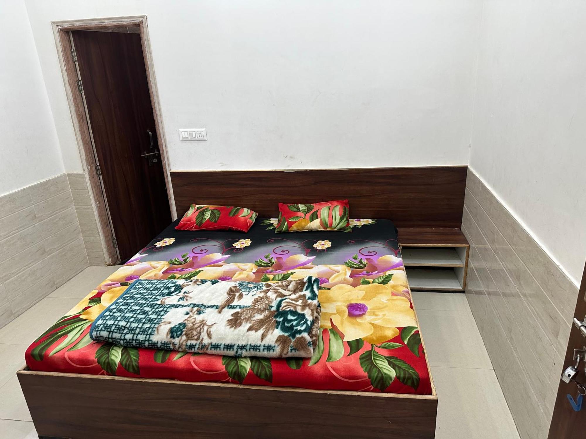 Guest house Radhey Radhey Seva Sadan