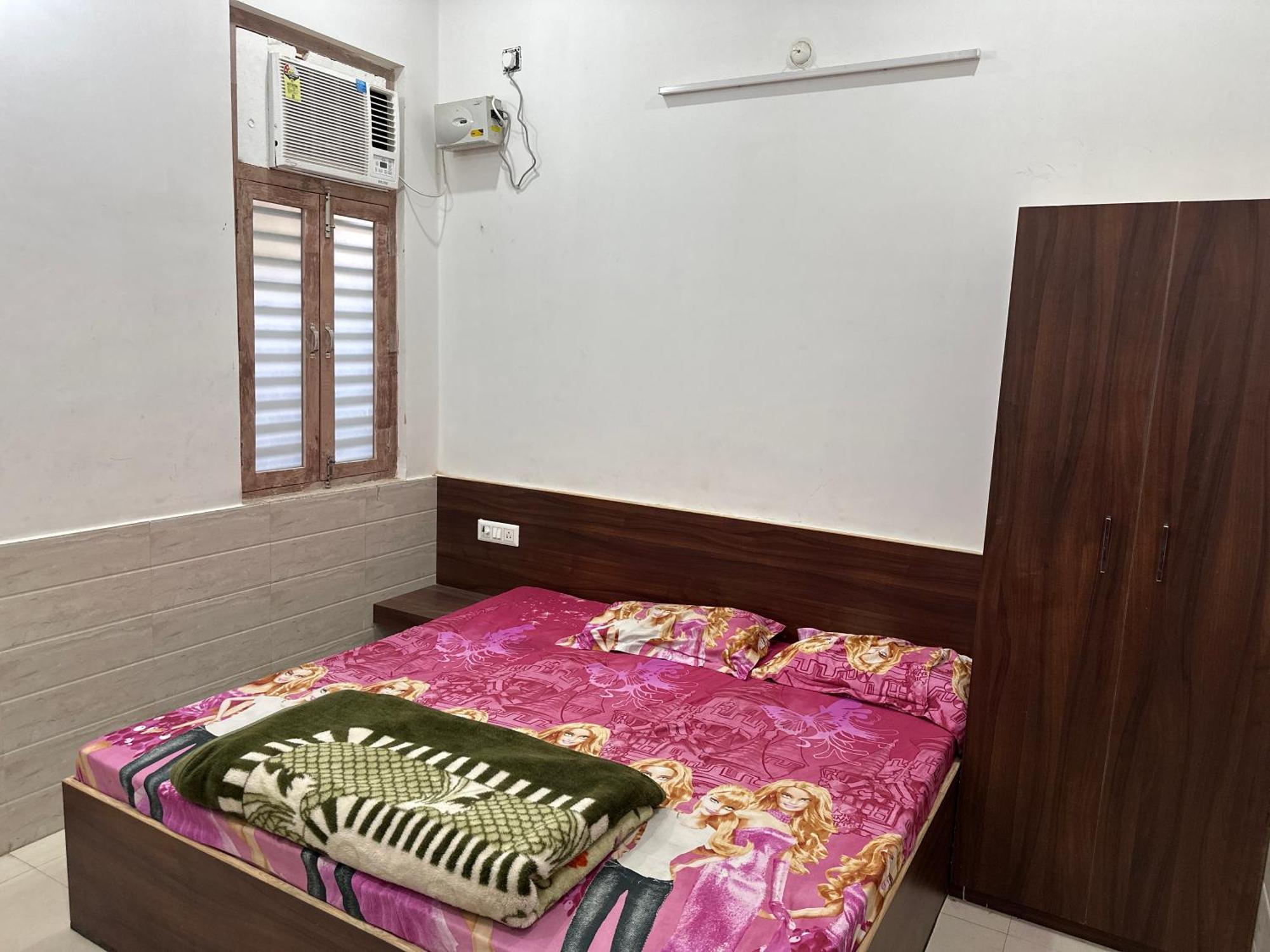 Radhey Radhey Seva Sadan Guest house