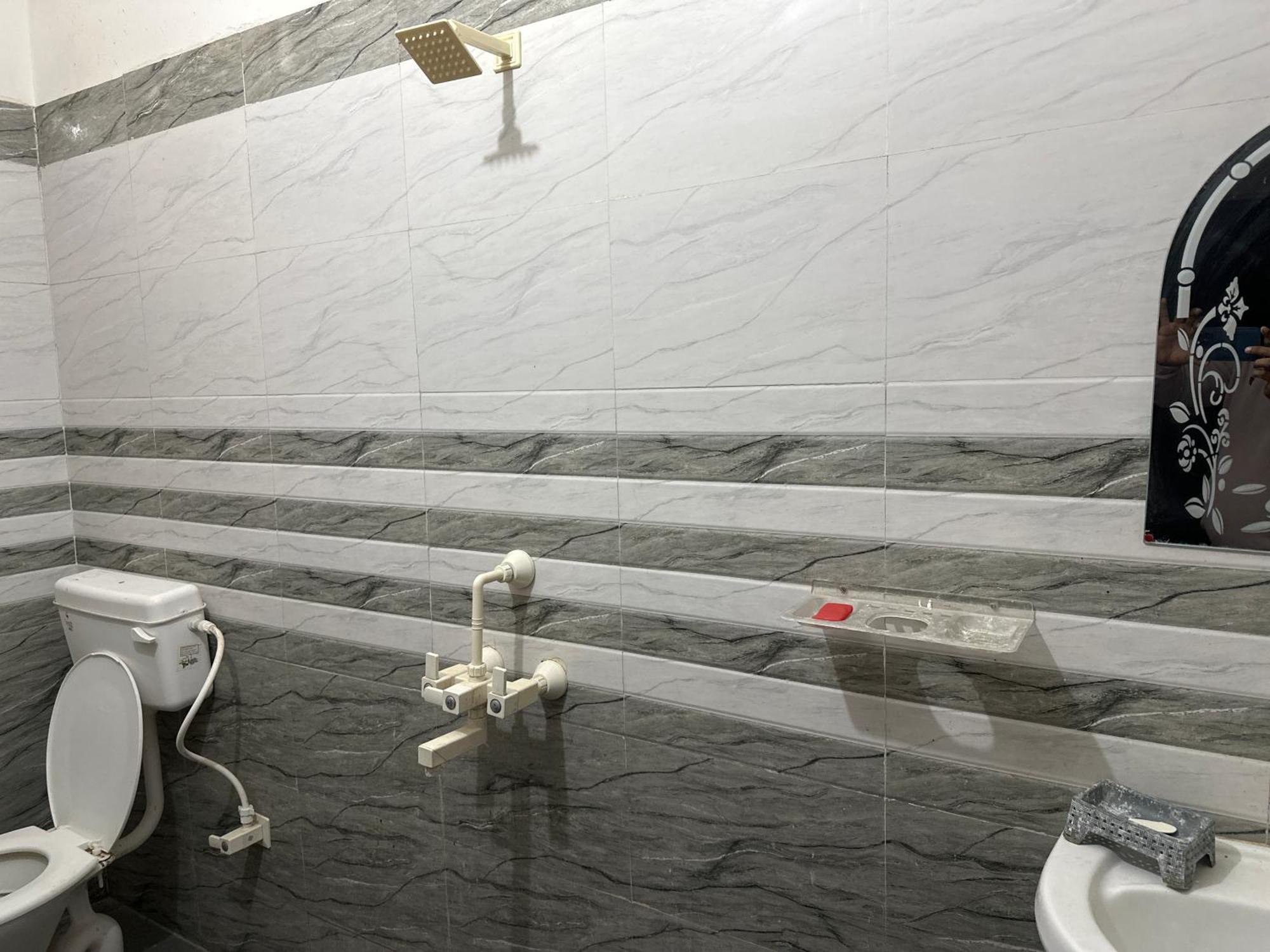 Radhey Radhey Seva Sadan Guest house Vrindavan